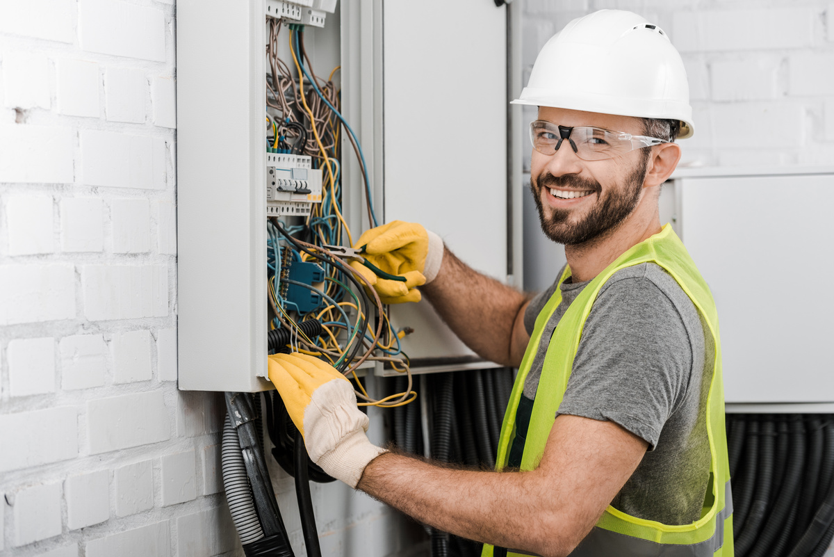 Travaux d’électricité réalisés par Raphaël et fils